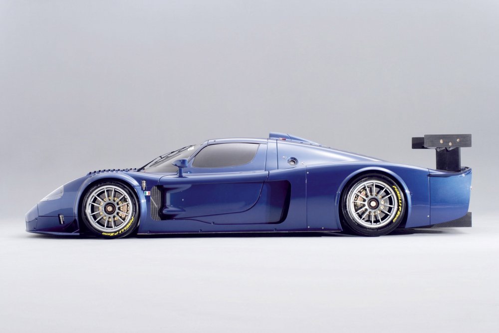 Maserati mc12 сбоку