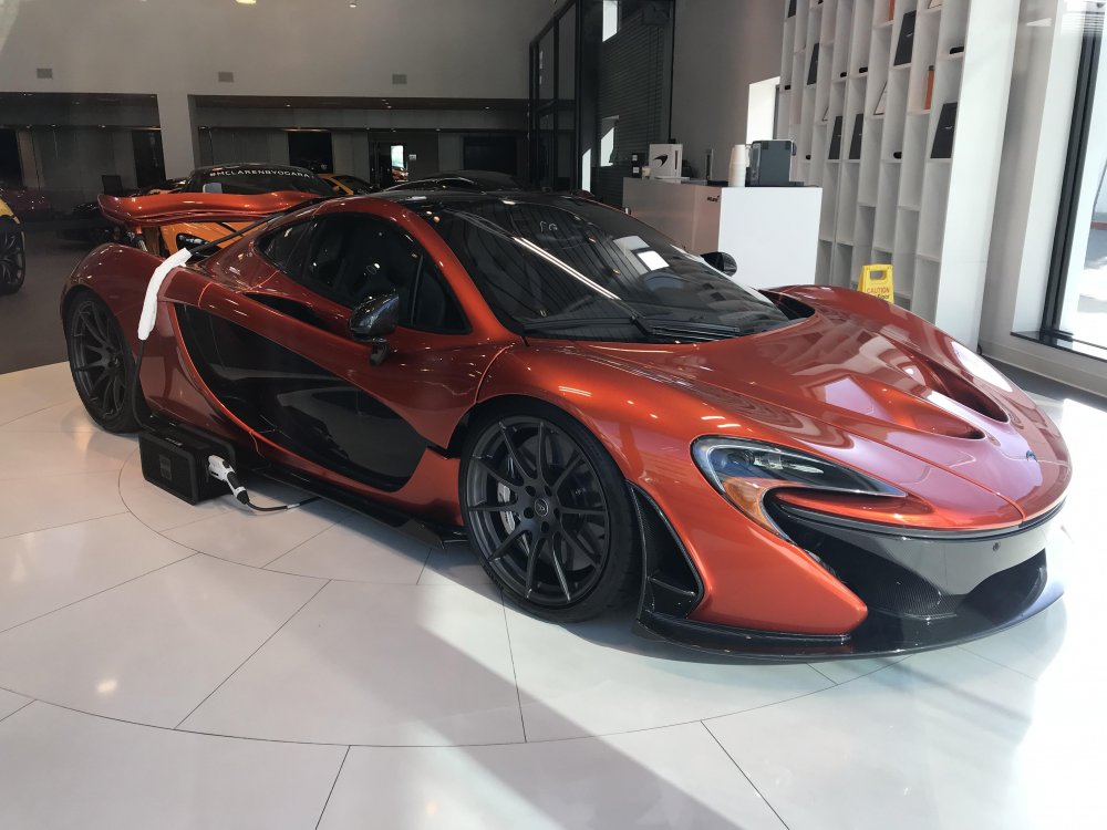 Красный mclaren650s