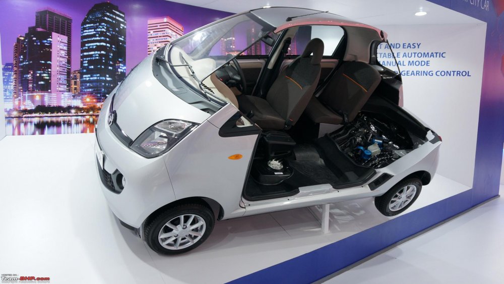 Машина Tata Nano