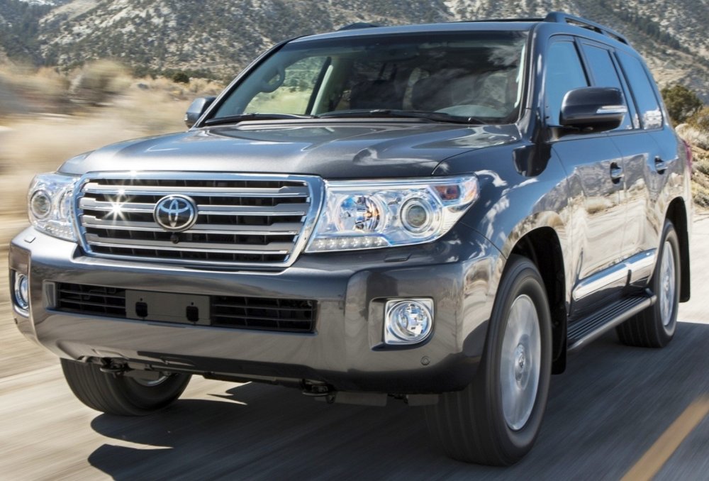 Toyota Land Cruiser 200 v8