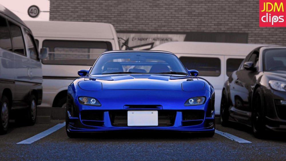 Голубая Мазда rx7