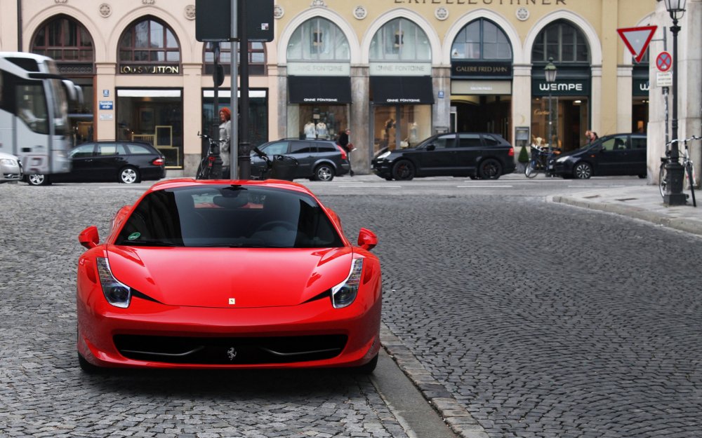 Машина Ferrari 458 Italia