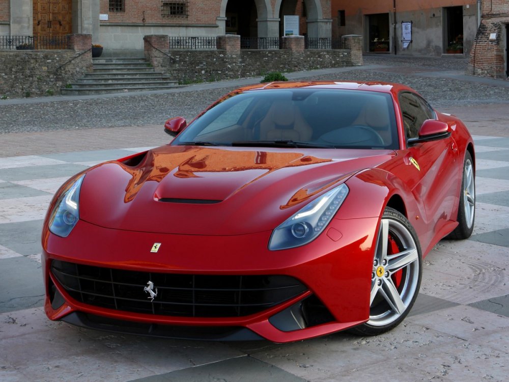 Ferrari f12 Berlinetta Red