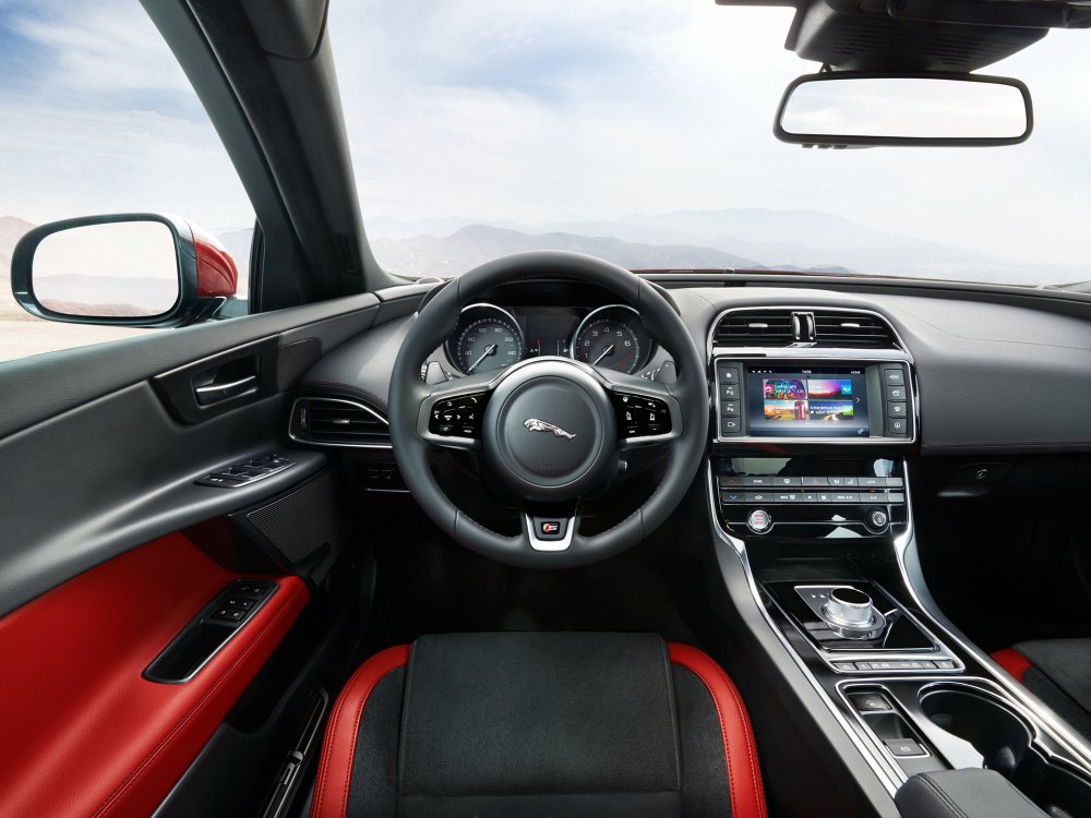 Jaguar xe 2016 салон