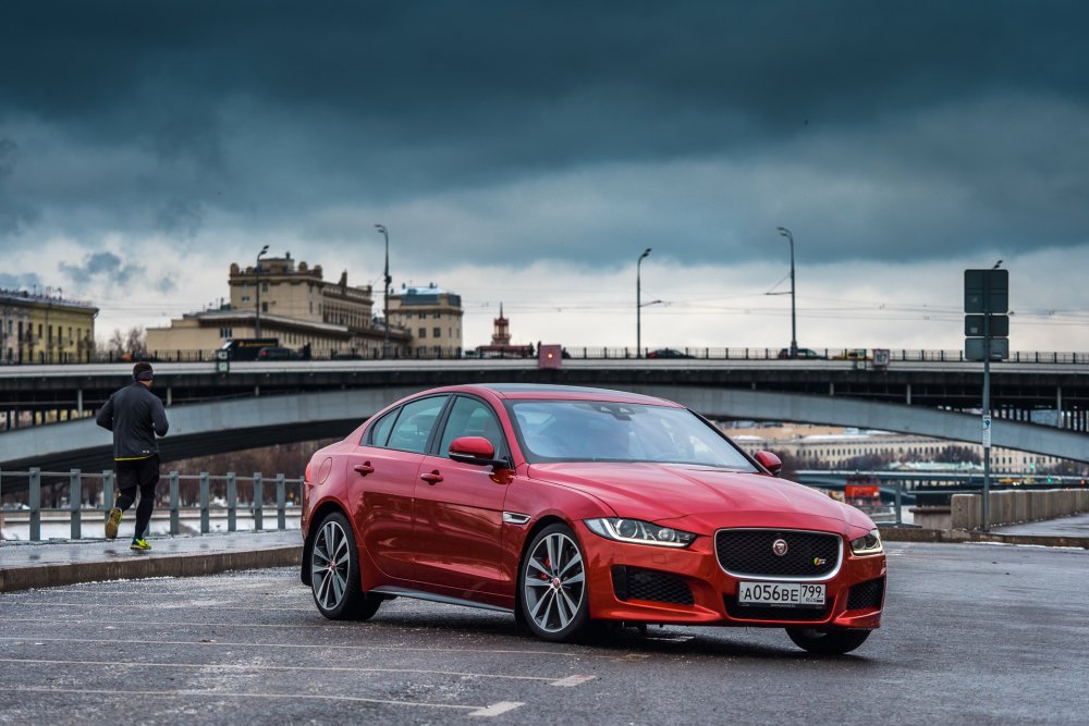 Jaguar xe 20t