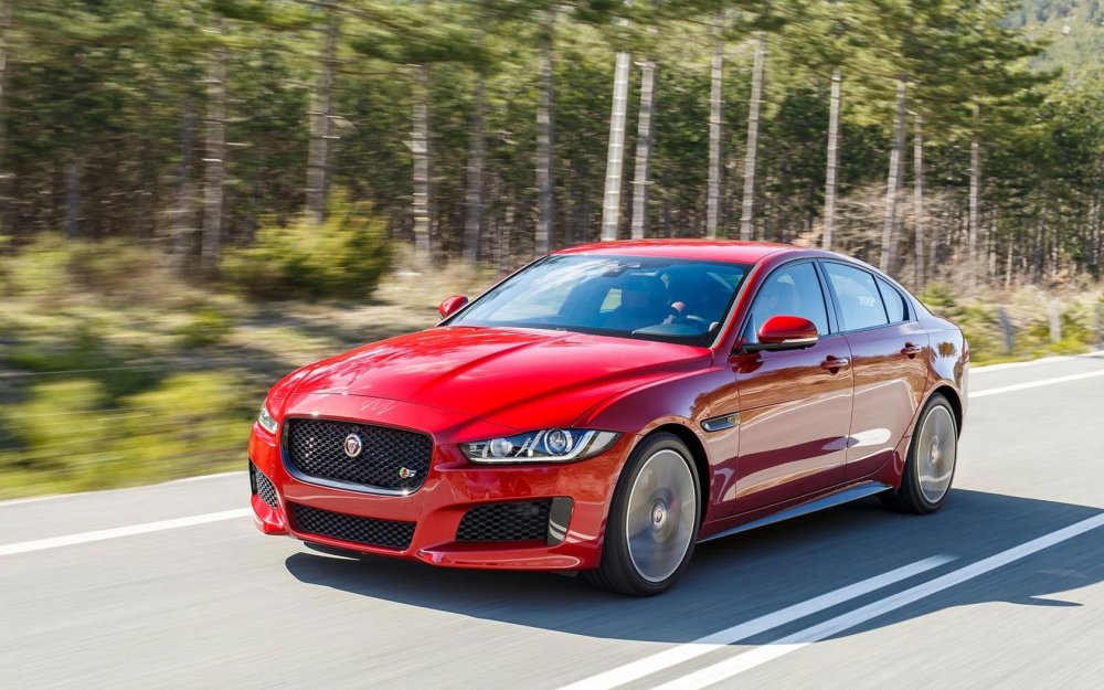 Jaguar xe седан