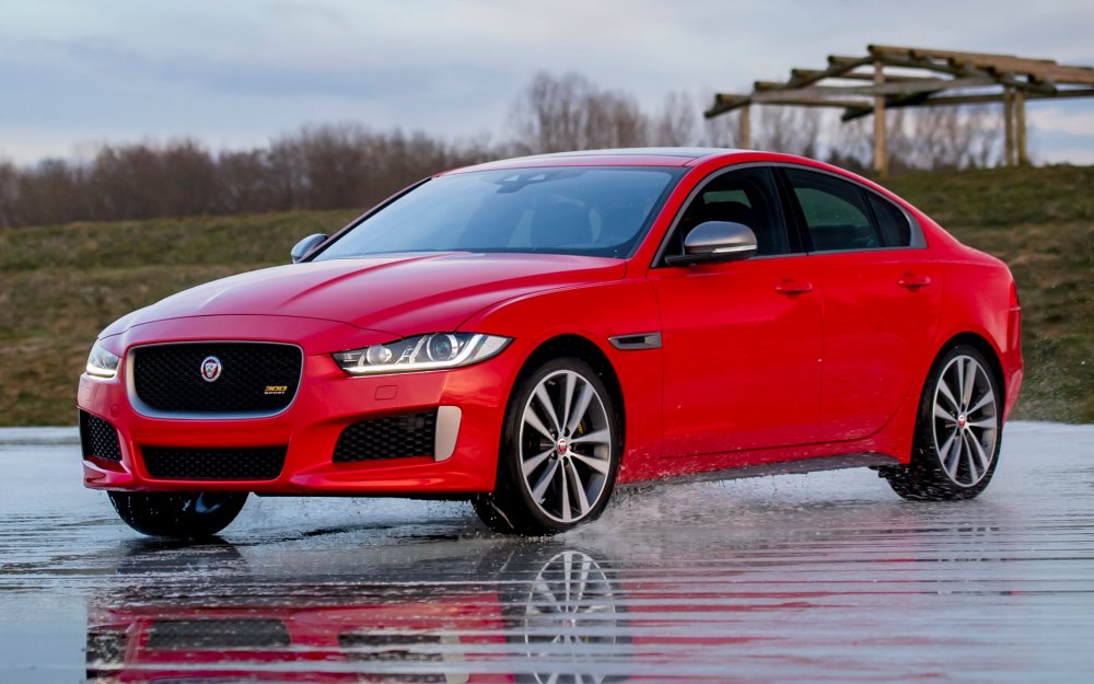 Jaguar xe 300 Sport