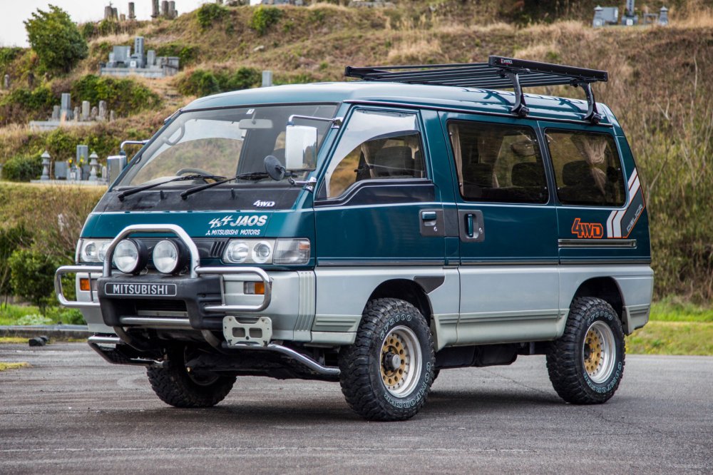 Mitsubishi Delica Wagon