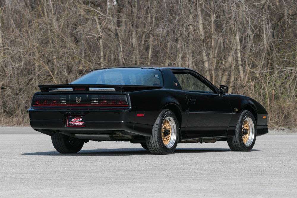 Pontiac firebird trans am gta