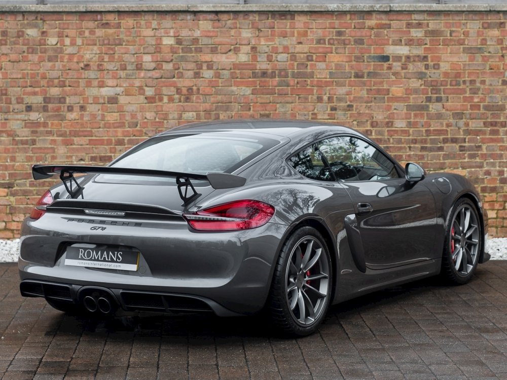 Porsche Cayman gt4 Black