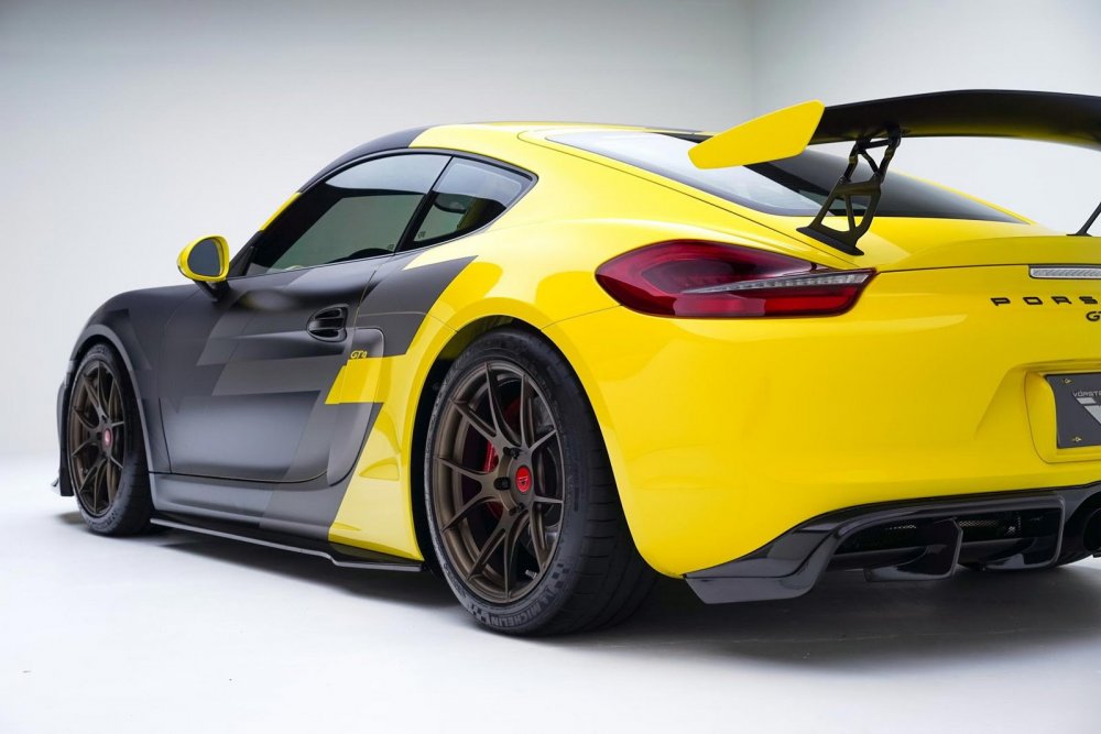 Porshe 981 Porsche Cayman gt4