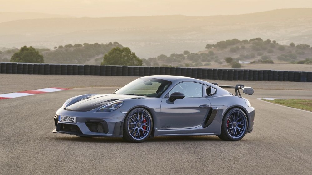 Porsche Cayman gt4 2022