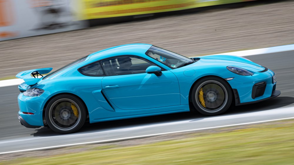 Porsche Cayman gt4 2021