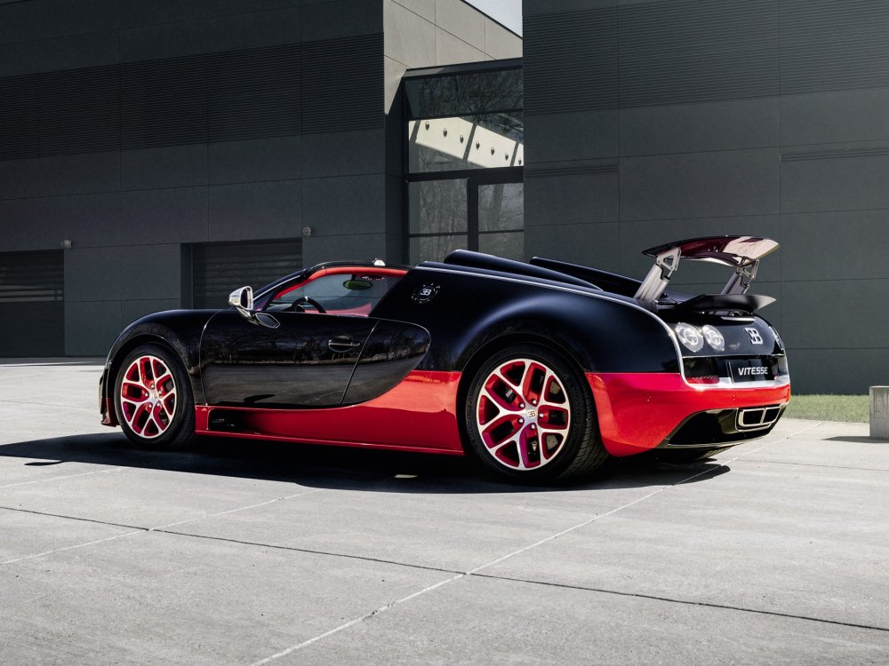 Bugatti Chiron noire