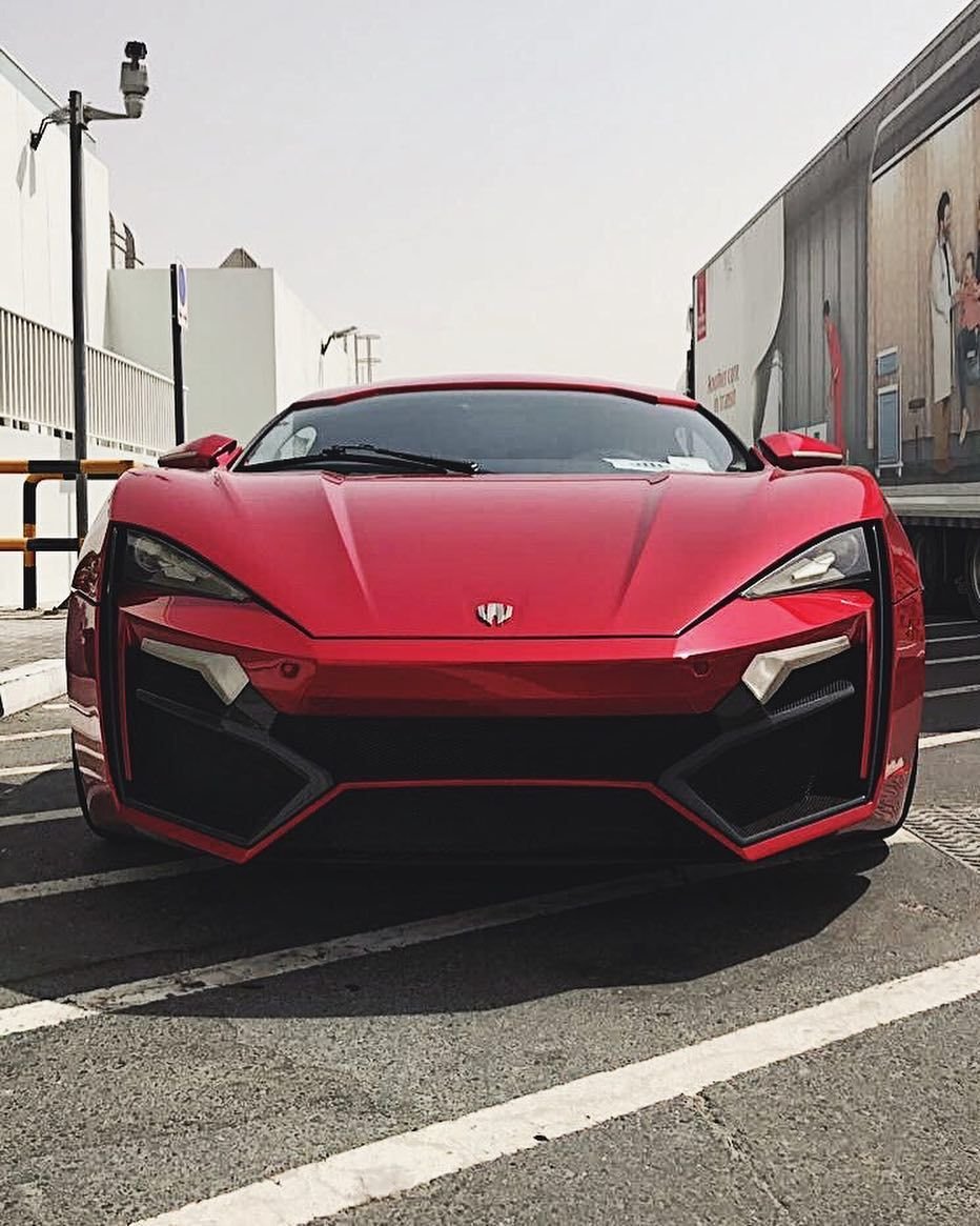 W motors lykan hypersport