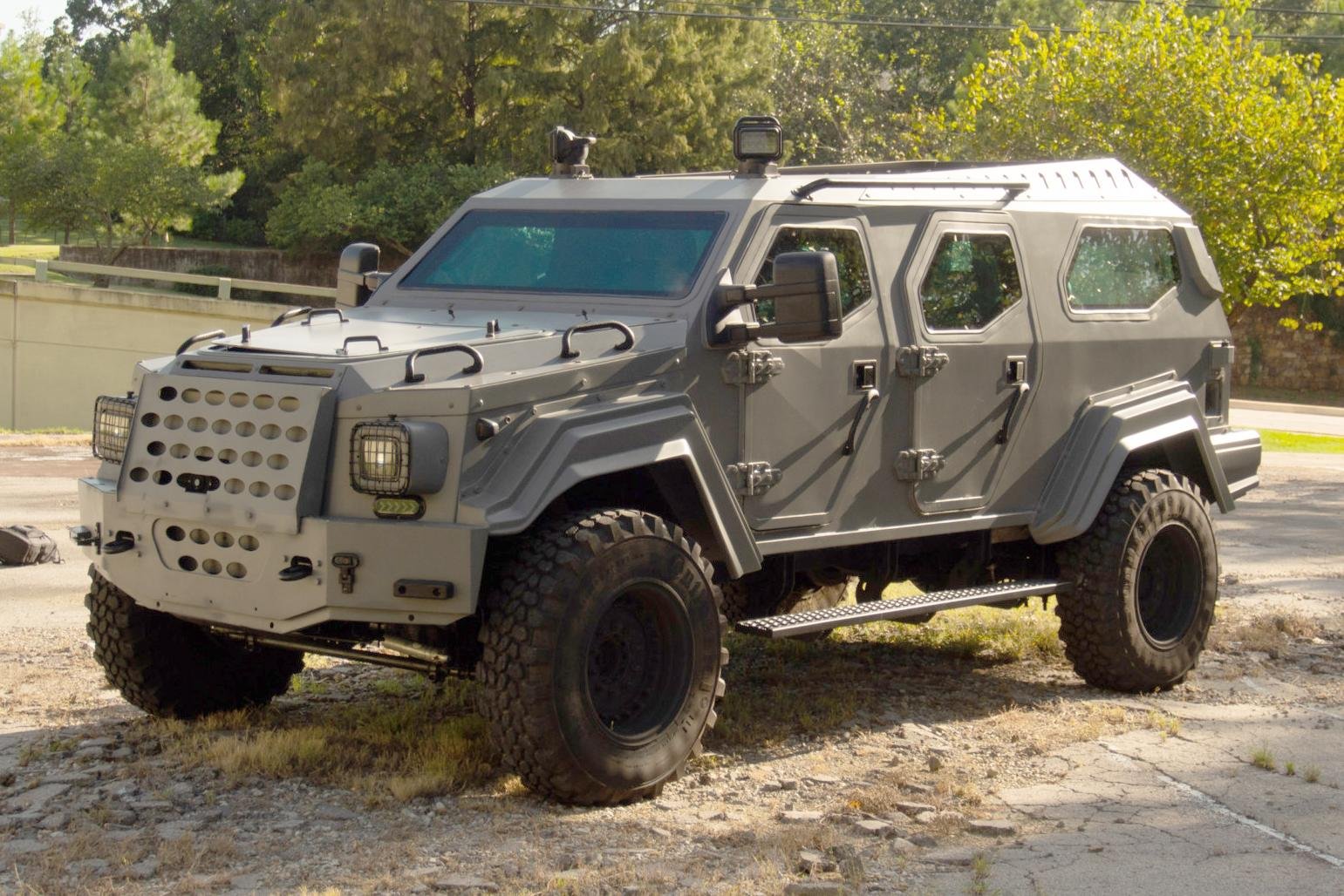 Gurkha машина. Terradyne Gurkha. Terradyne LAPV Armored. Terradyne Armored vehicles Gurkha. Gurkha LAPV.