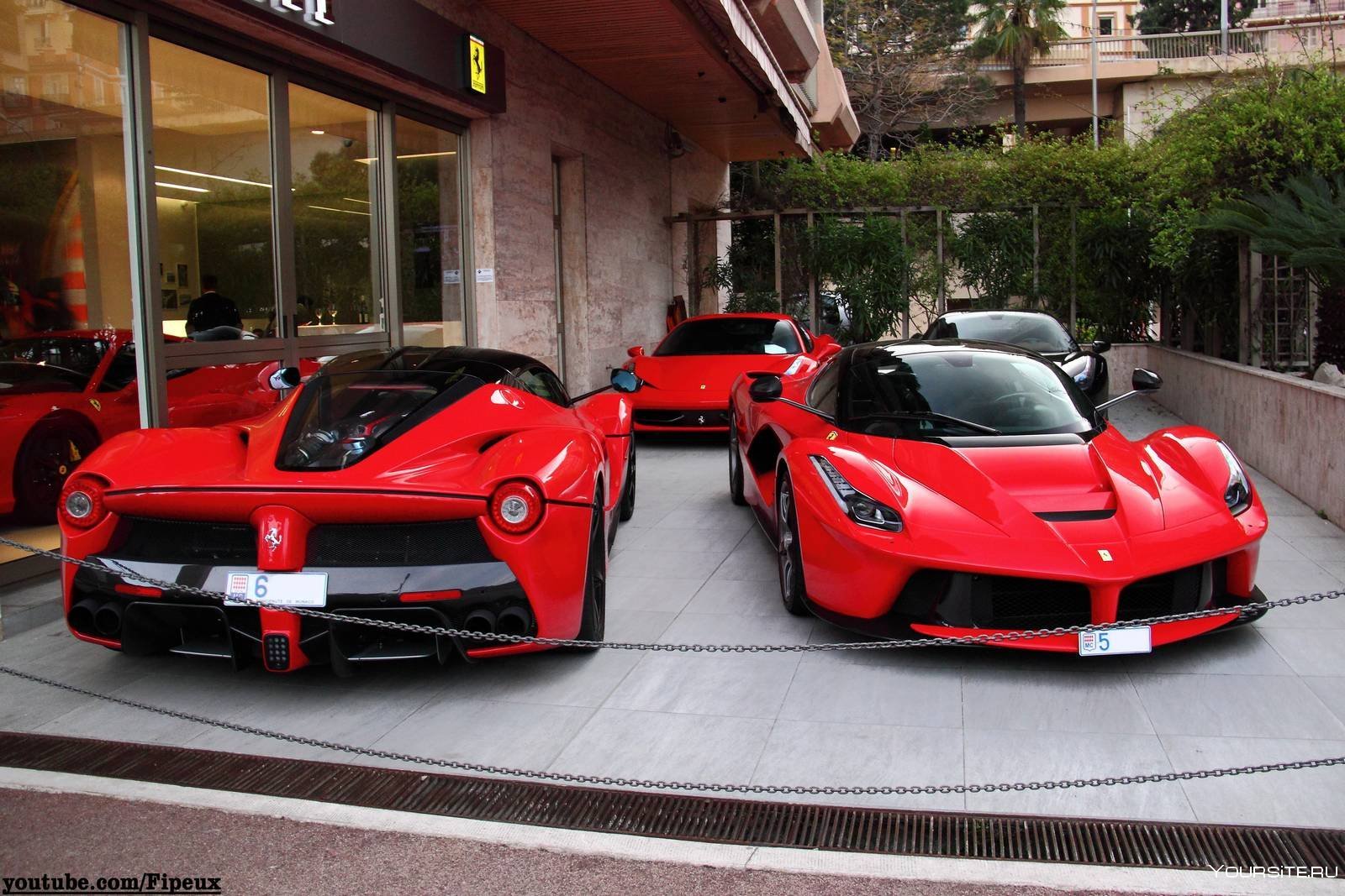 Ferrari LAFERRARI осень