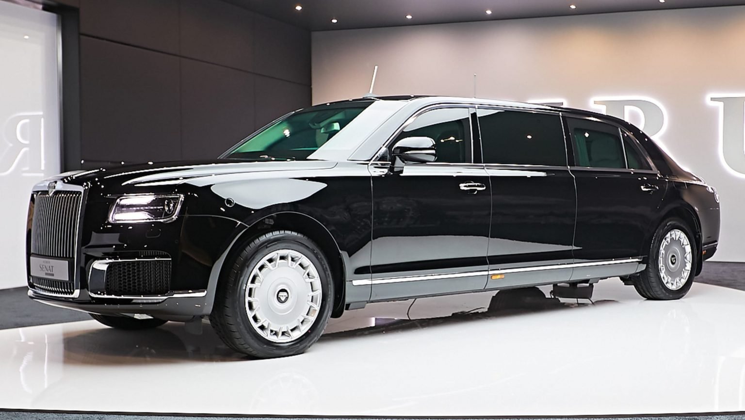 Aurus Senat Limousine l700 салон