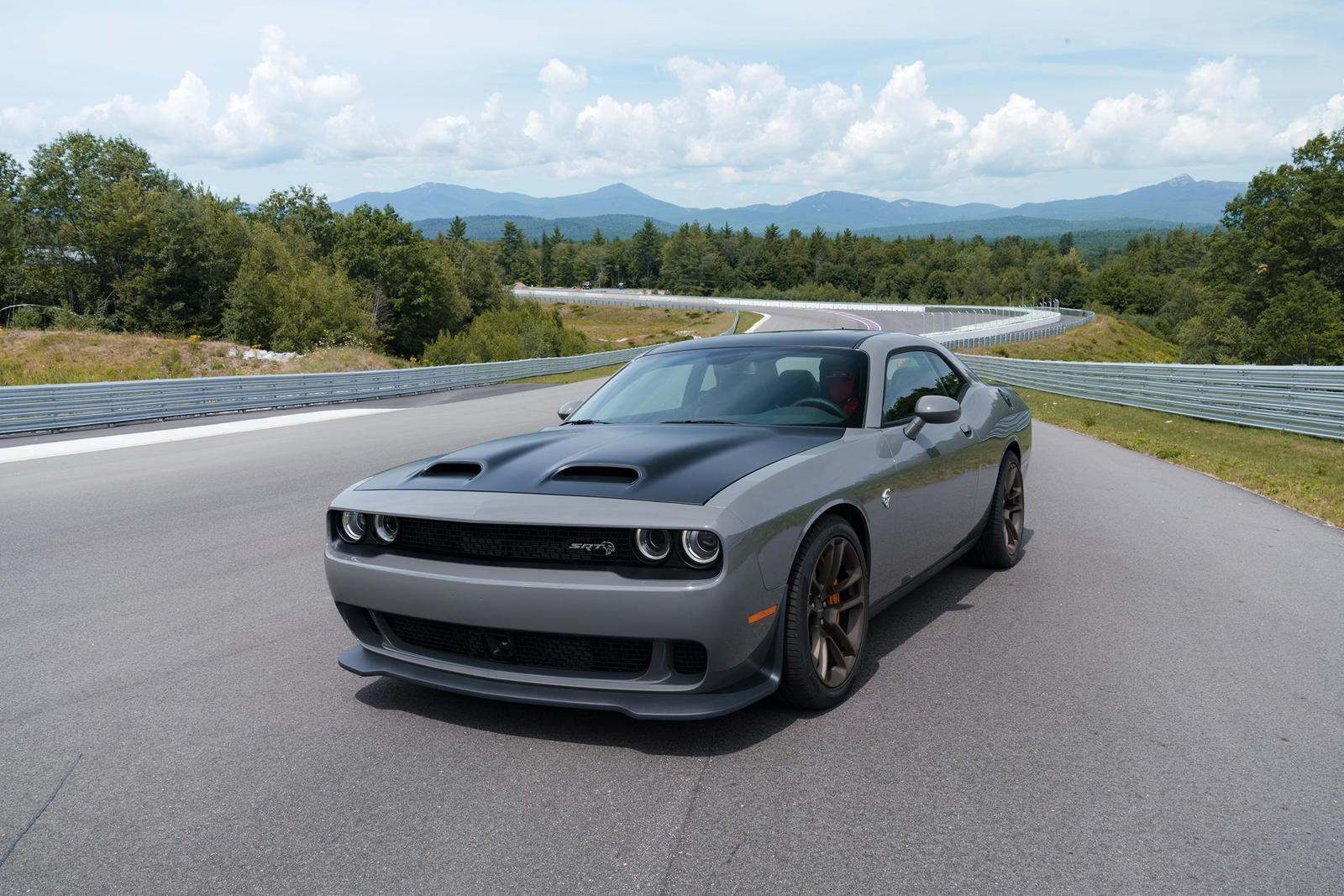 Dodge Challenger srt 10 Hellcat