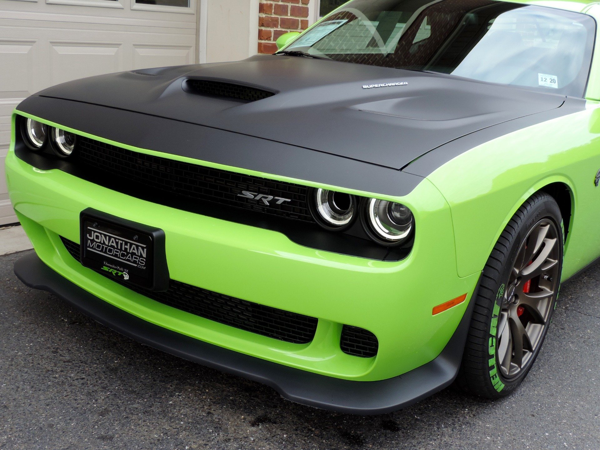 Hellcat dodge Challenger тюнингованный