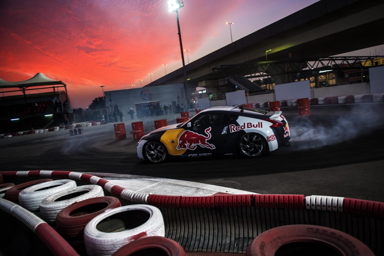 Nissan 350z Red bull