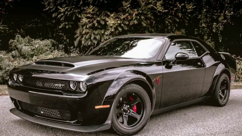 Dodge Challenger 6.2 at srt Demon