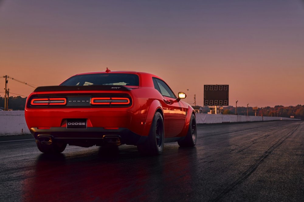 18 Dodge Challenger srt Demon