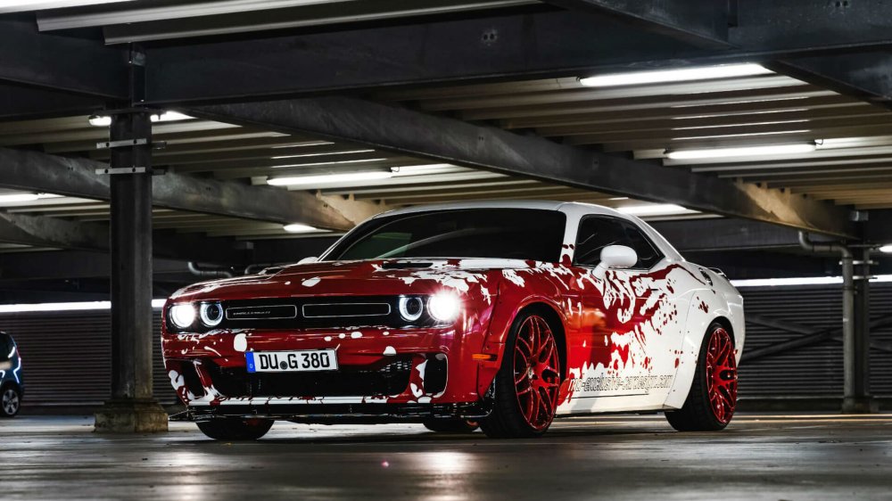 Dodge Challenger srt8 Red