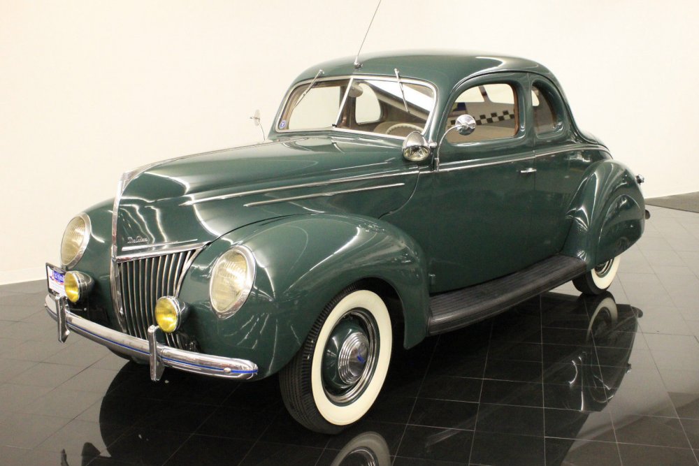 1939 Ford Deluxe Coupe