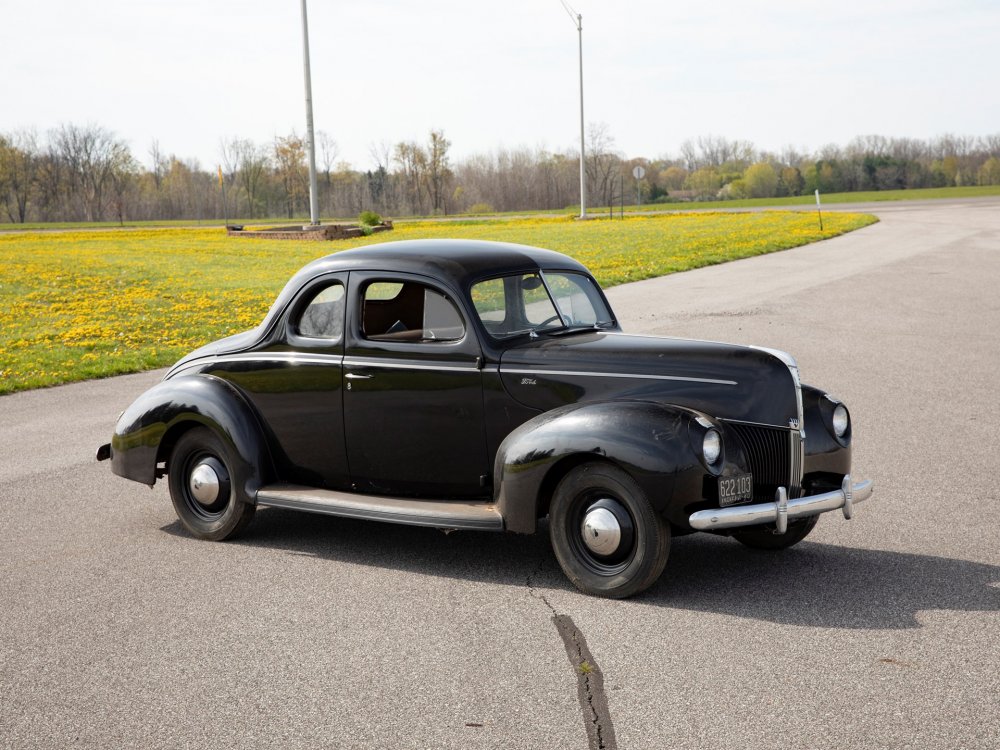 Ford de luxe coupe