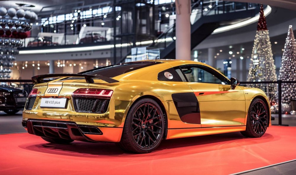 Audi r8 v10 Plus Золотая