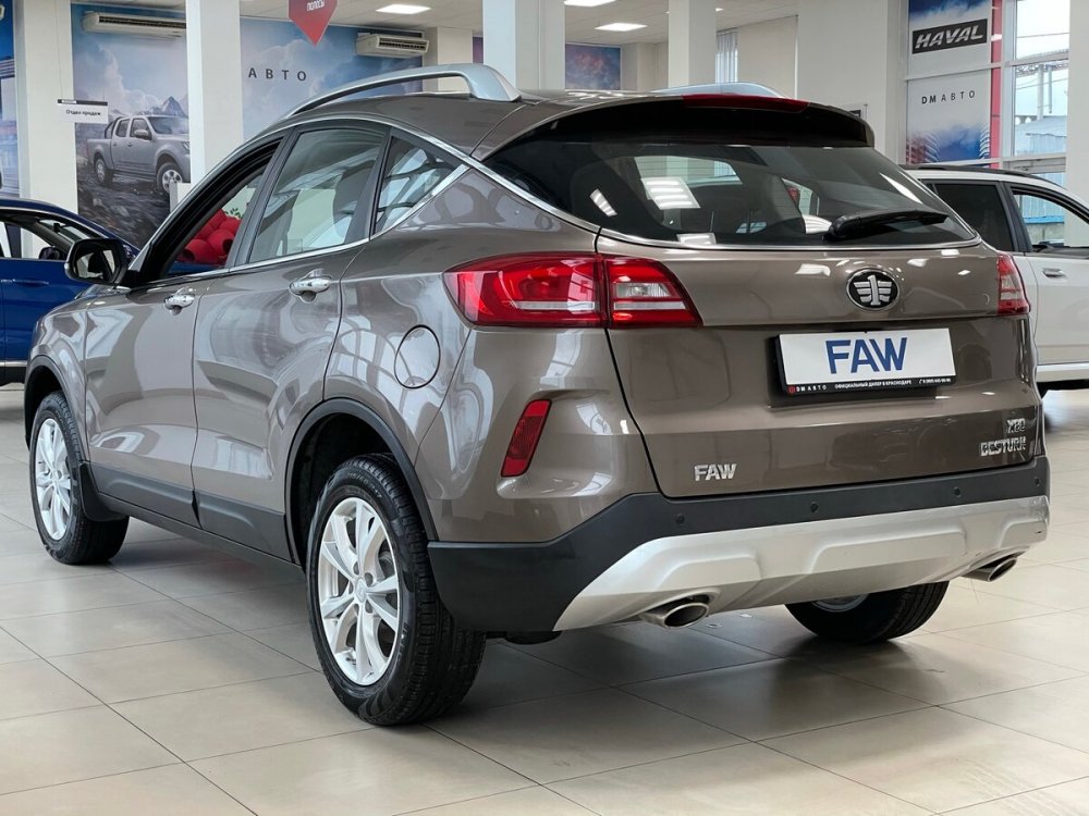 FAW Besturn x80 салон