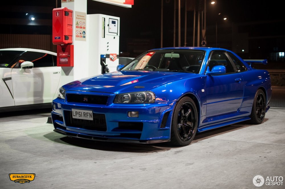 Nissan Skyline gt-r r34 v-spec II