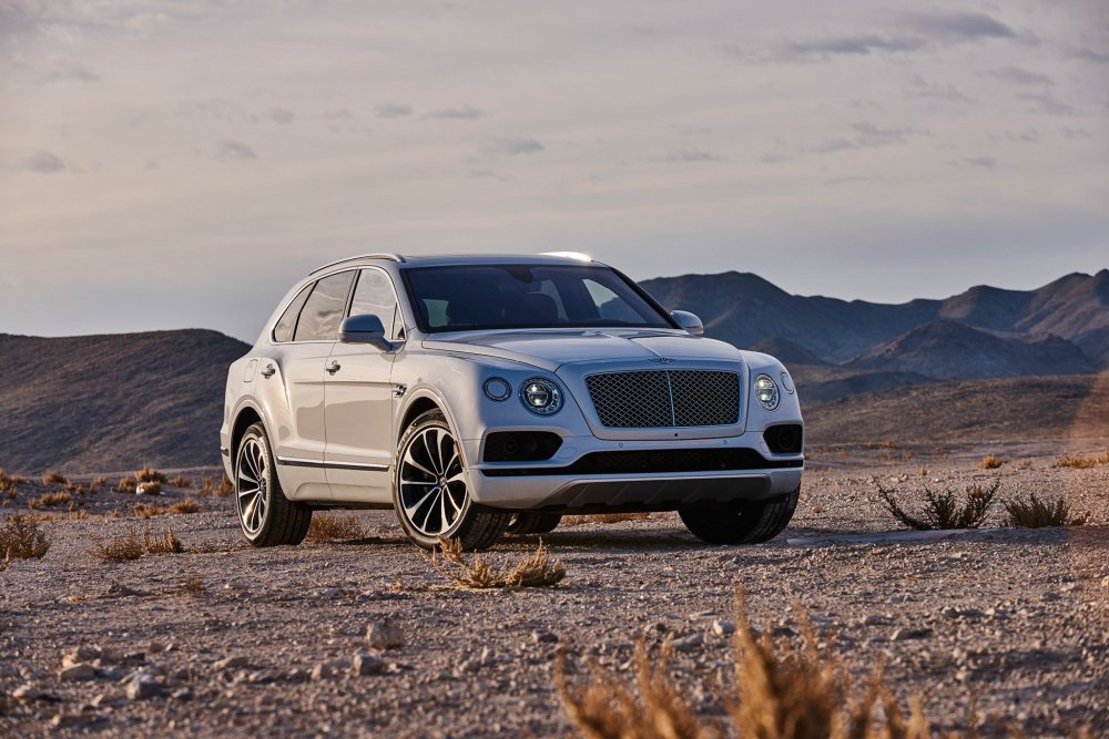 Бентли Flying Spur золотой