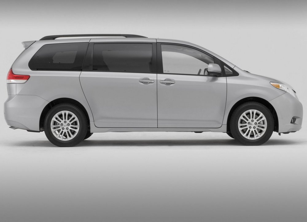 Toyota Sienna XLE 2010