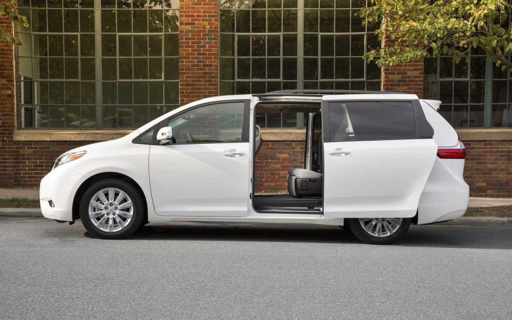 Toyota Sienna 2016