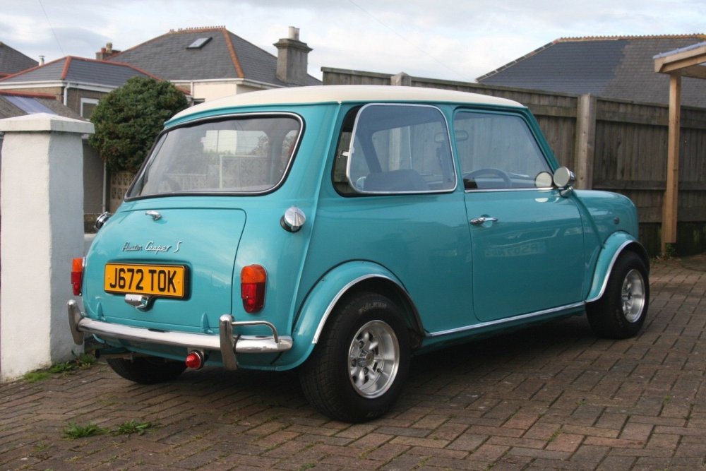 Austin Metro car logo