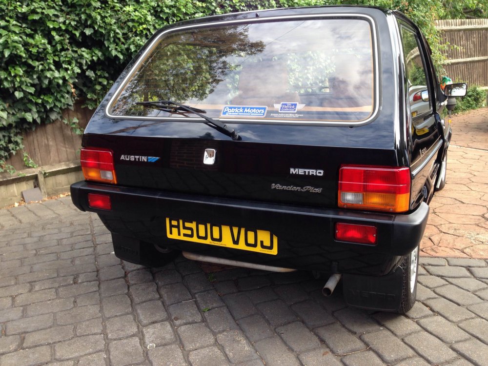 Austin Metro car logo