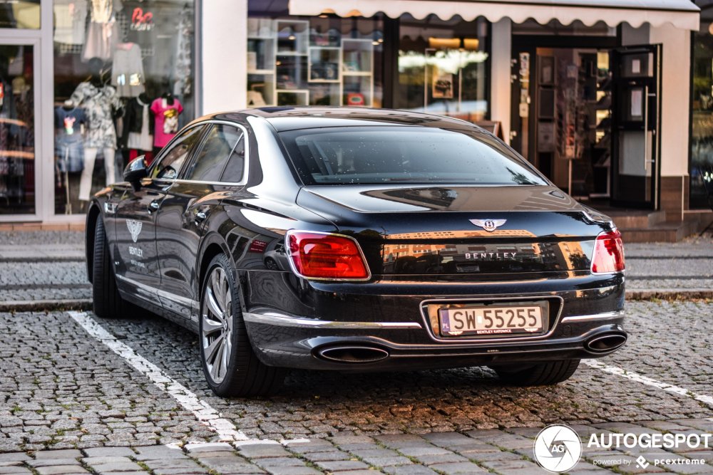 Bentley Flying Spur v8