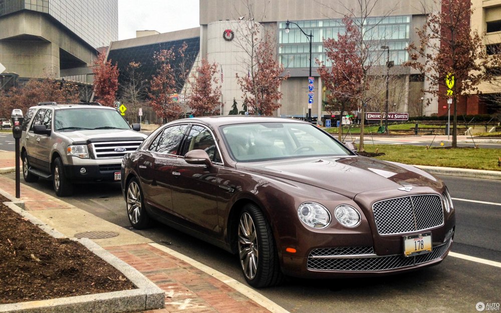 Бентли Flying Spur w12 2022 чёрный