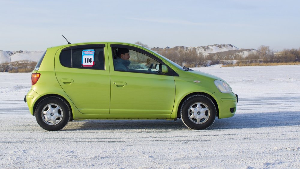 Toyota Prius салатовый