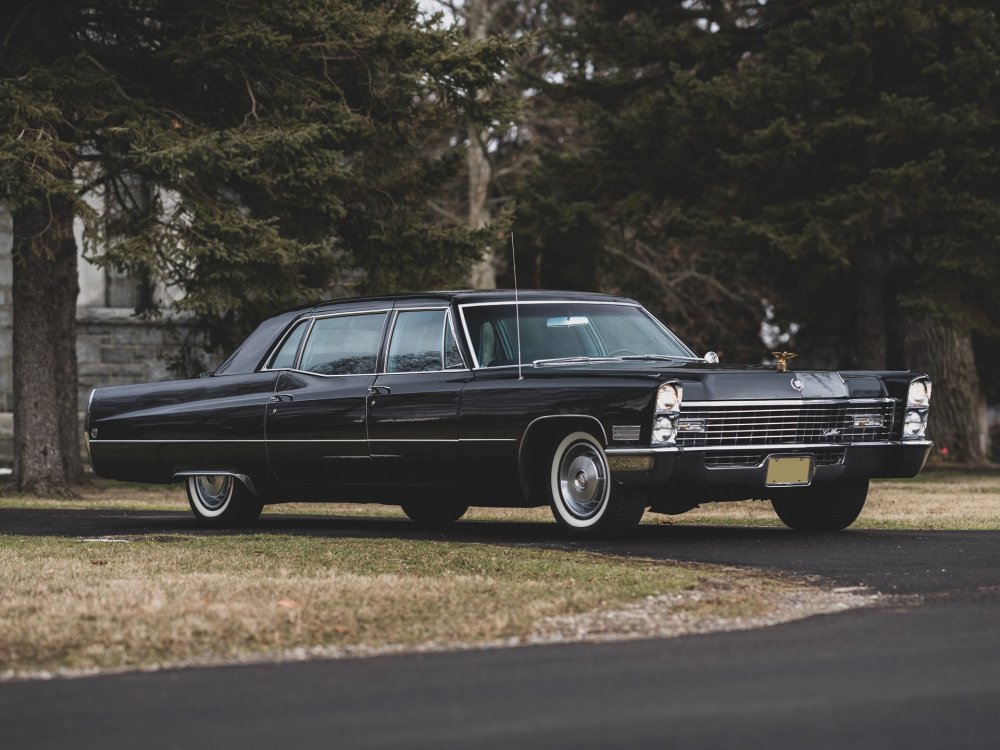 Cadillac Fleetwood 75