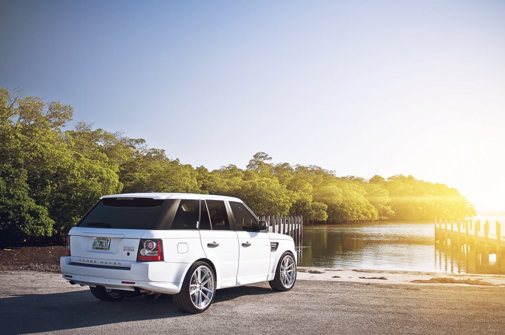 Land Rover Sport White