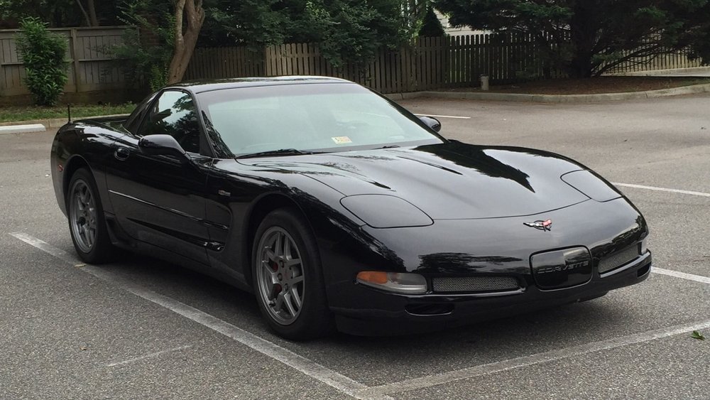 Chevrolet Corvette z06 серый