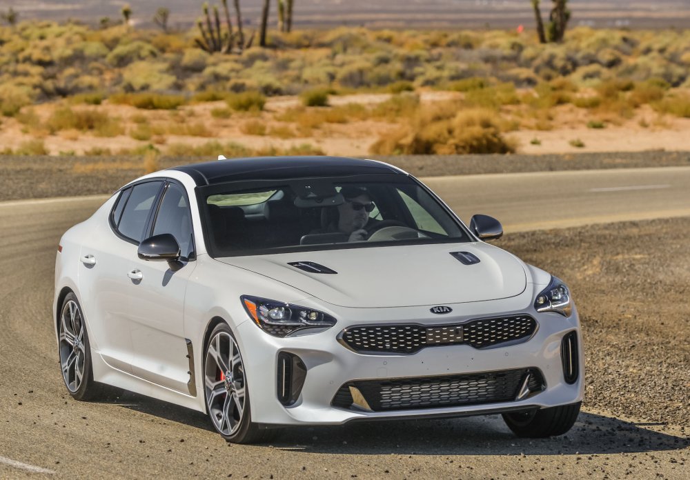 Спорткар Kia Stinger