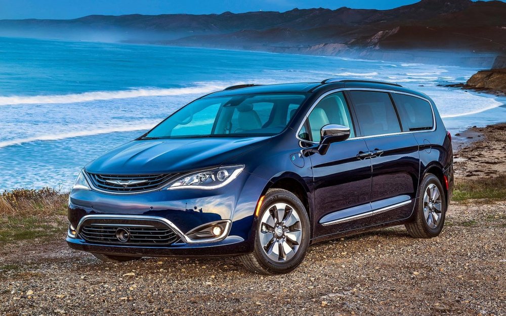 Chrysler Pacifica 2018 салон