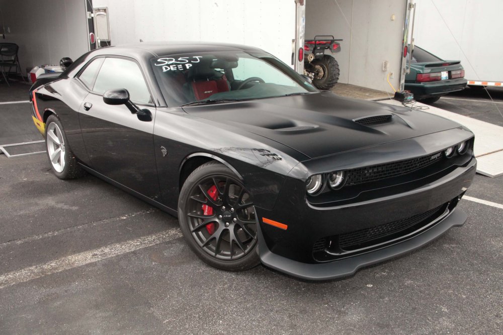 Dodge Challenger srt8