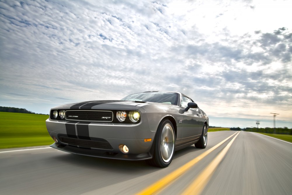 Dodge Challenger srt 2016