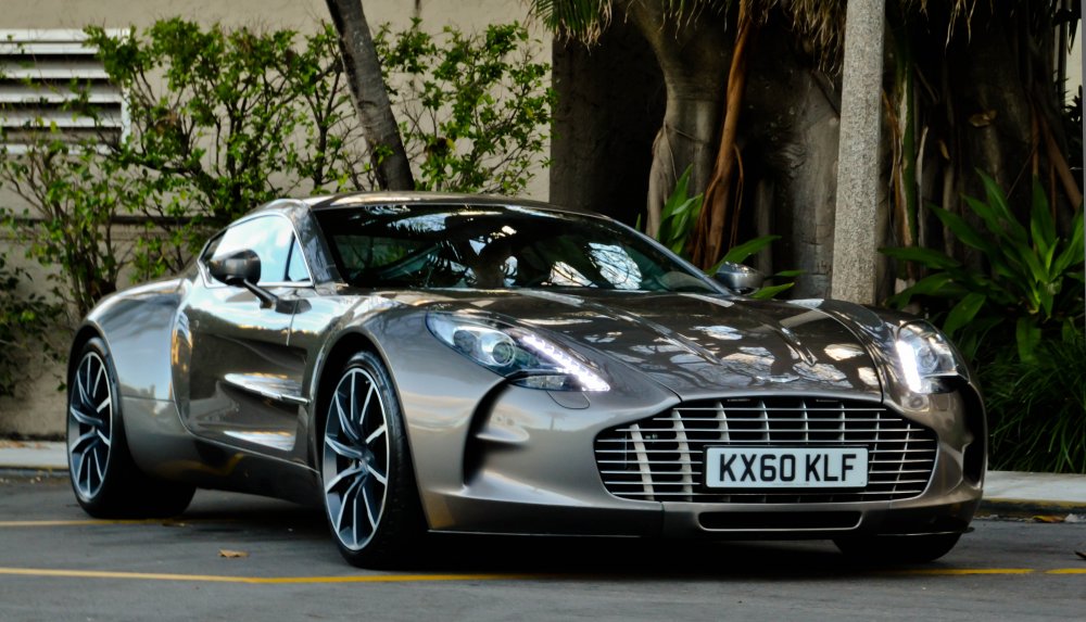 Aston Martin one-77 2019