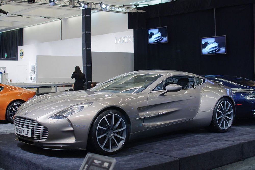 Aston Martin one 77 2012